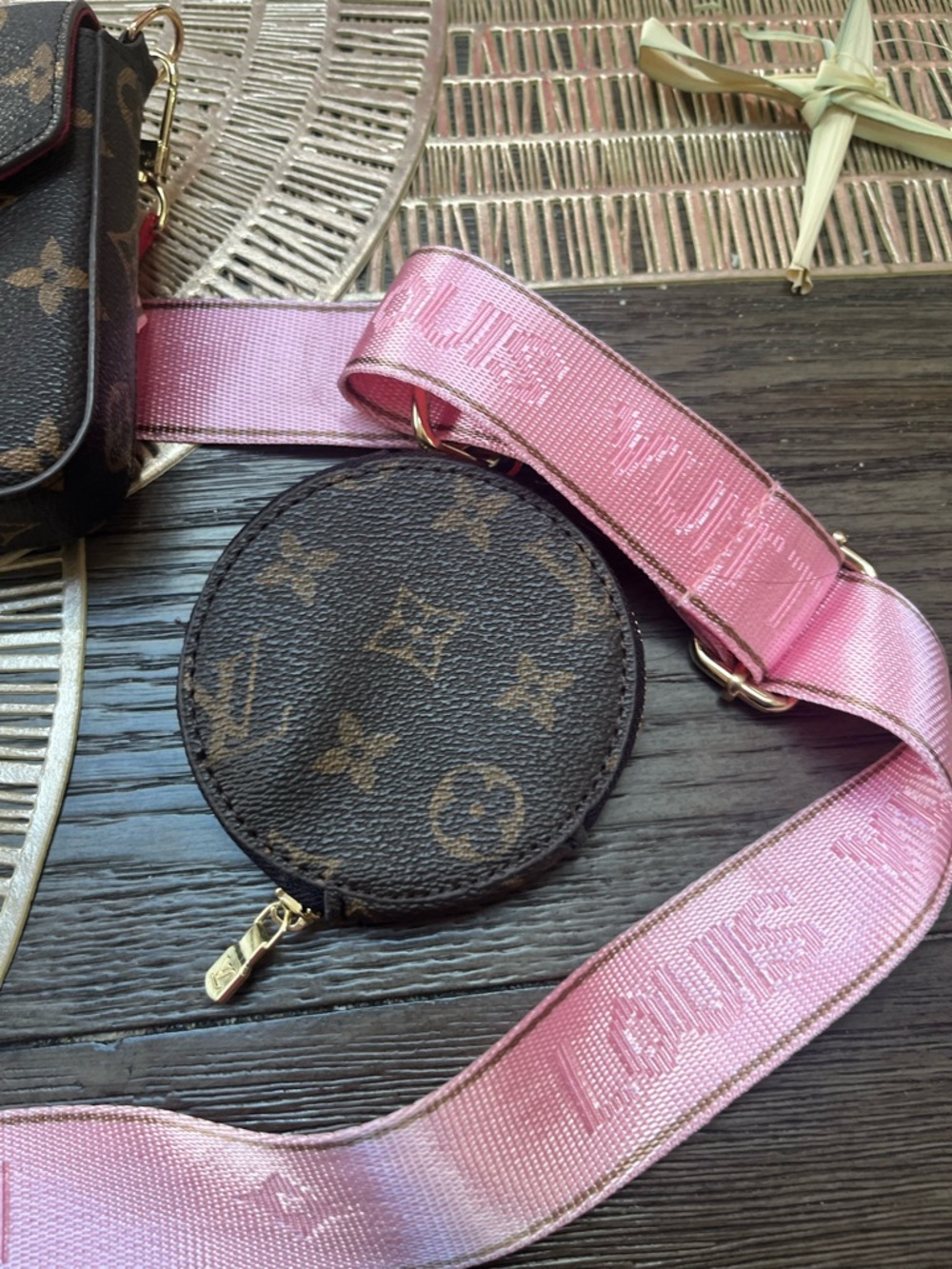 Louis Vuitton Monogram Envelope Clutch with Pink Accents - Picture 2 of 4